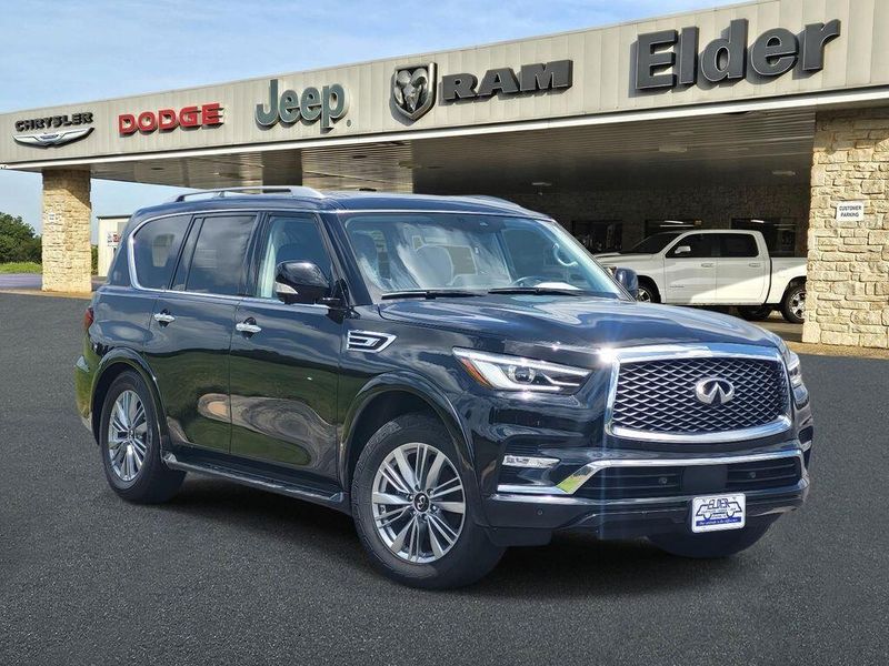 2023 INFINITI QX80 LuxeImage 1
