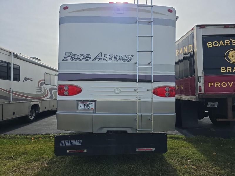 2003 Workhorse W22 Forward Control photo 4