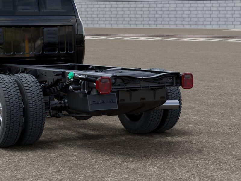 New 2026 RAM 4500 Big Horn Chassis Crew Cab 4x4 60