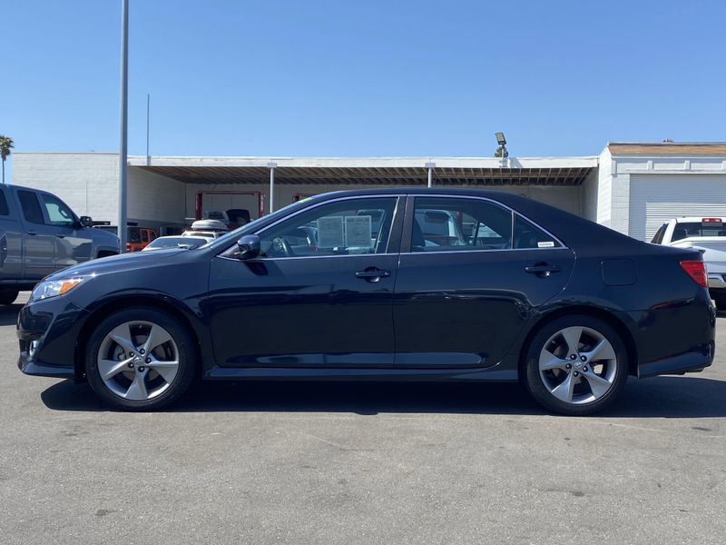 2012 Toyota Camry SEImage 7
