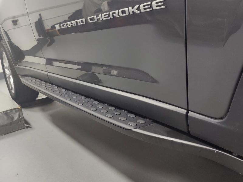 2024 Jeep Grand Cherokee L Laredo X 4x4 w/Sunroof/Lux TechImage 15