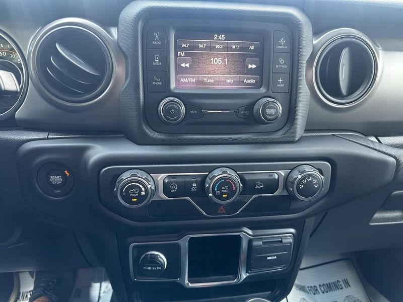 2021 Jeep Gladiator Sport photo 13