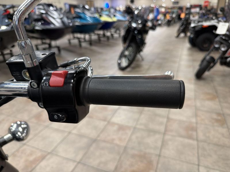 Used 2024 Kawasaki VULCAN 900 CLASSIC Image 24