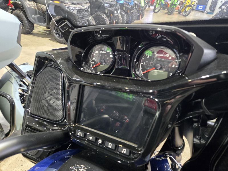New 2025 Indian Motorcycle PURSUIT DARK HORSE 112  RA 49ST BLACK METALLIC VIVID CRYSTAL W SPRINGFIELD BLUE Image 20