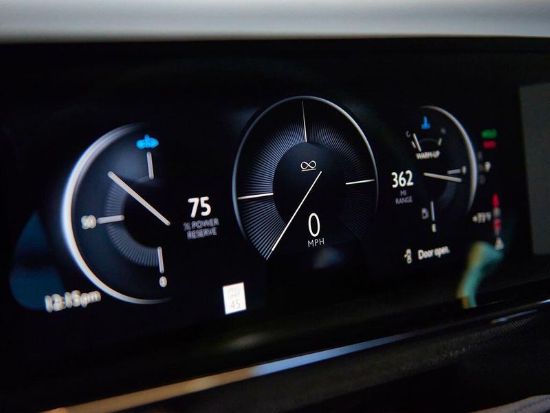 New 2027 Rolls-Royce Cullinan Black BadgeImage 15
