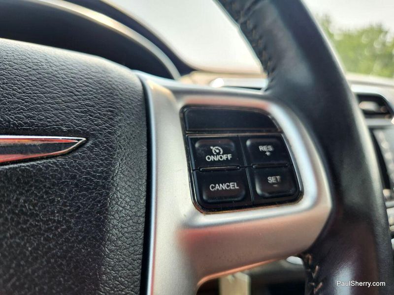 2013 Chrysler 200 Limited SImage 24