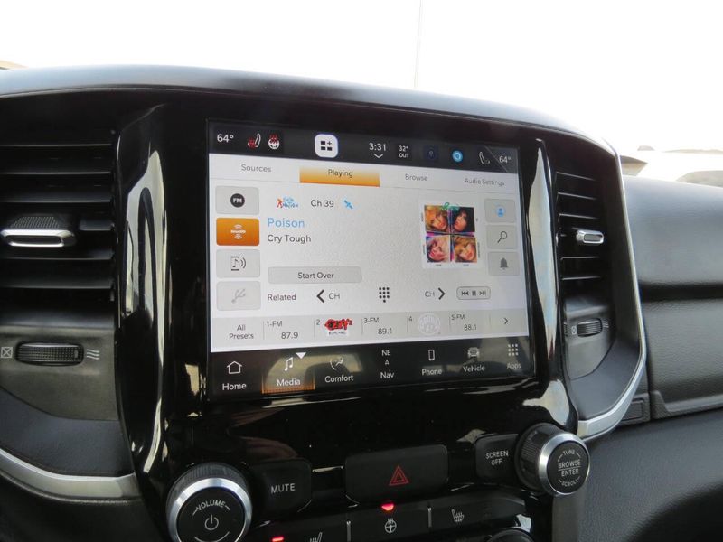 Used 2023 RAM 1500 Big Horn 4x4 4dr Crew Cab 5.6 ft. SB PickupImage 19