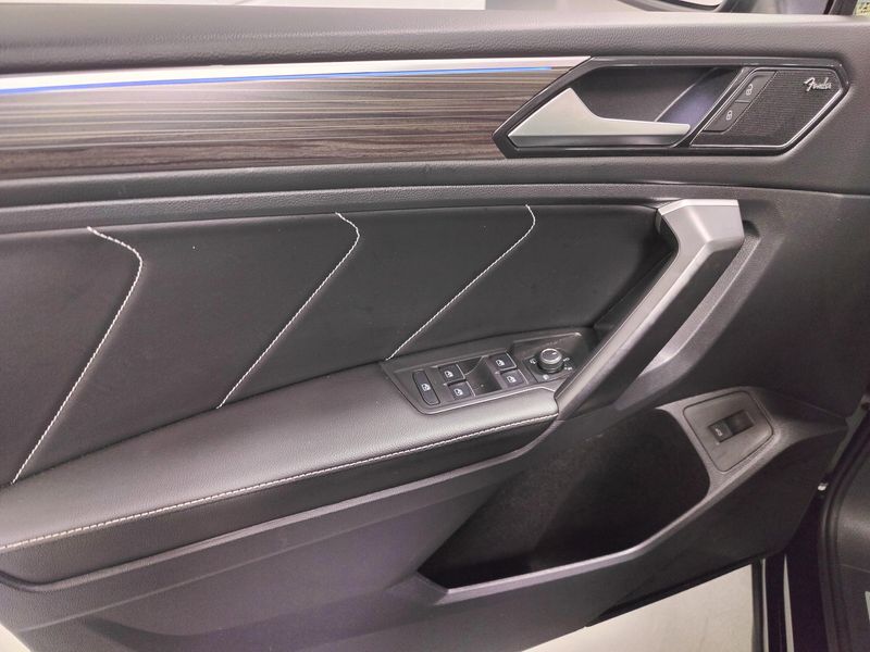 Used 2024 Volkswagen Tiguan AWD SEL R-Line w/Sunroof/NavImage 32