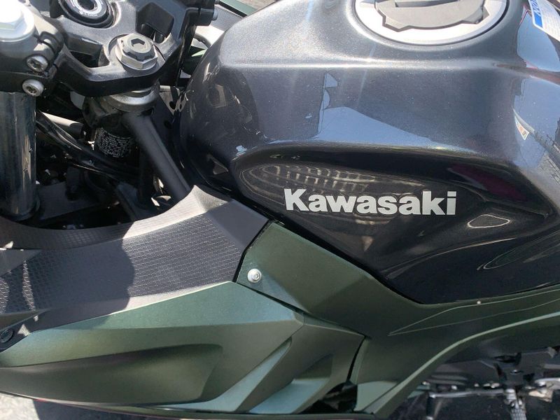 Used 2023 Kawasaki Ninja 400 Base Image 24