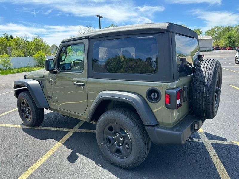 2025 Jeep Wrangler 2-door SportImage 10