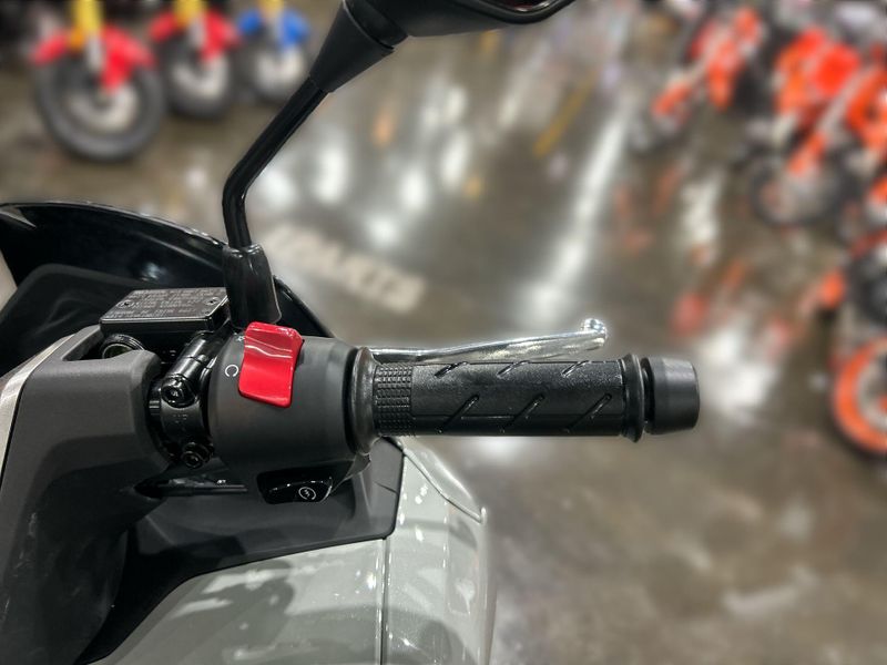 2025 Honda PCX Image 22