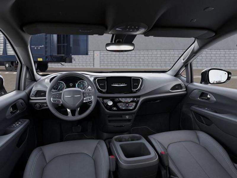 New 2026 Chrysler Pacifica SelectImage 14
