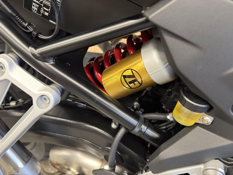 2025 BMW F 800 GS - BLACK STORM METALLIC