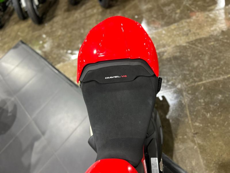New 2025 Ducati DIAVEL V4 Image 28