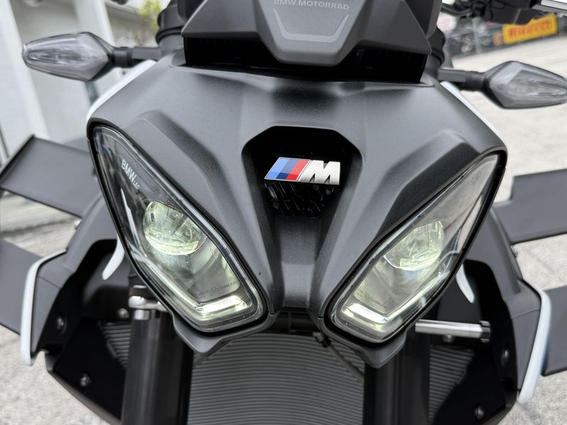 2026 BMW M 1000 R