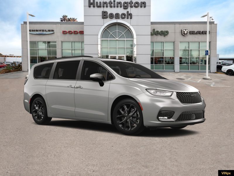 2023 Chrysler Pacifica Limited AWDImage 7