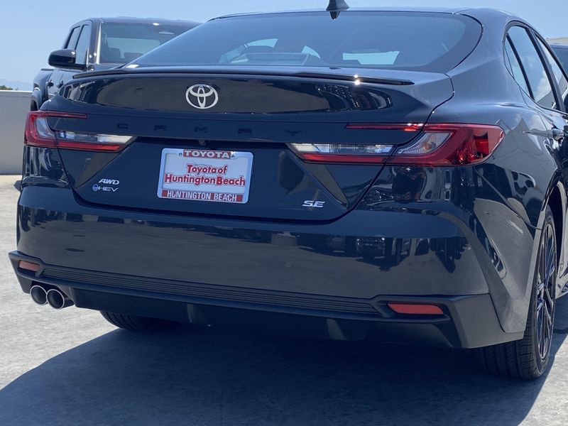New 2025 Toyota Camry SEImage 4