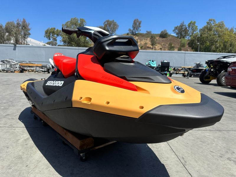 New 2024 Sea-Doo SPARK FOR 2 90 (SOUND SYSTEM) Image 3