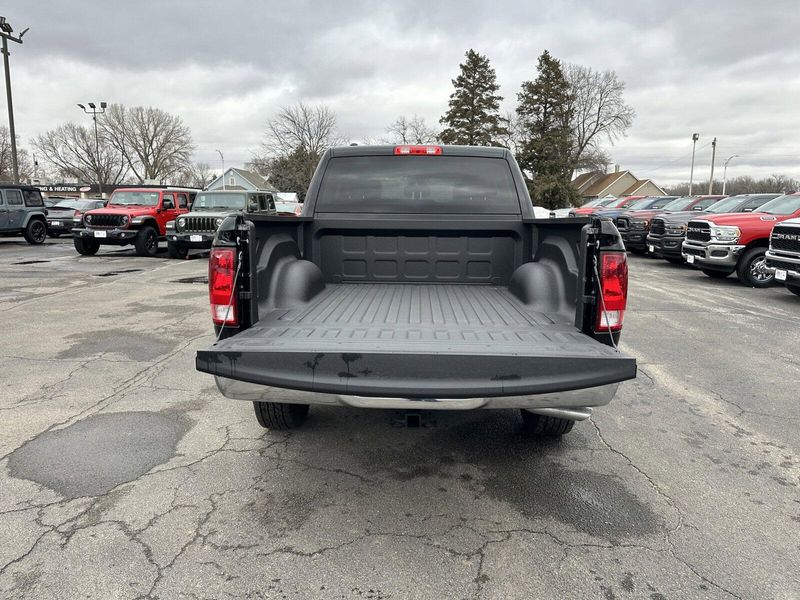 2023 RAM 1500 Classic SSVImage 8