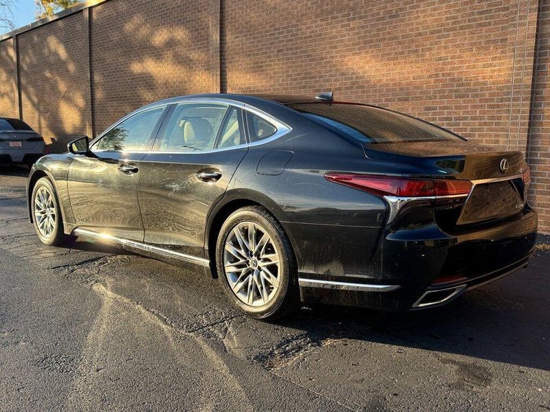 2018 Lexus LS 500 photo 2