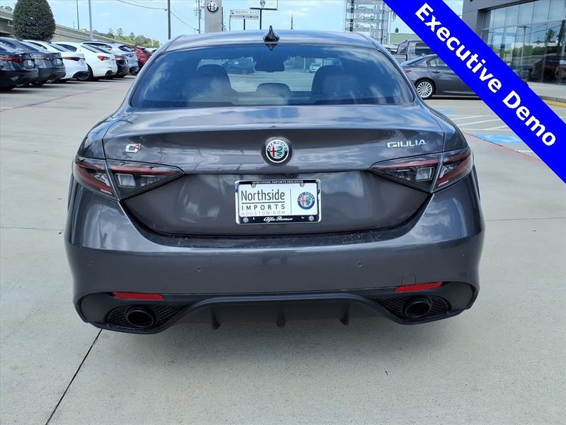 New 2025 Alfa Romeo Giulia AWDImage 8