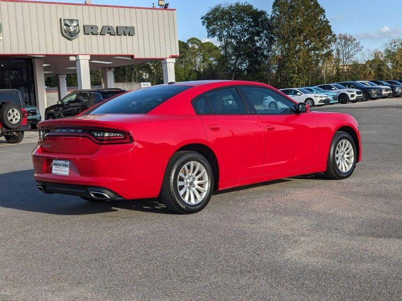 2022 Dodge Charger SXTImage 3