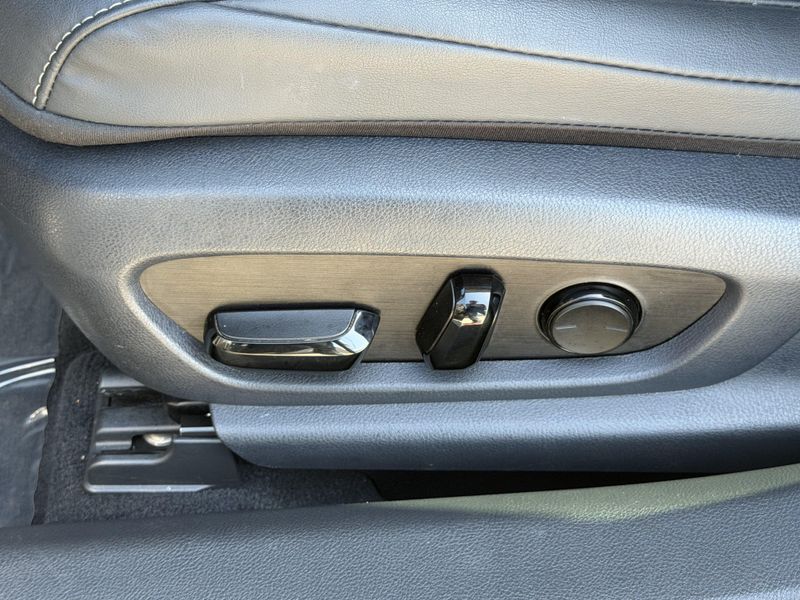 Used 2025 Lexus ES 350Image 19