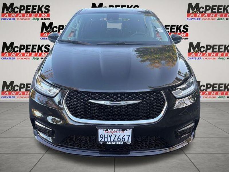Used 2023 Chrysler Pacifica Hybrid Touring LImage 8