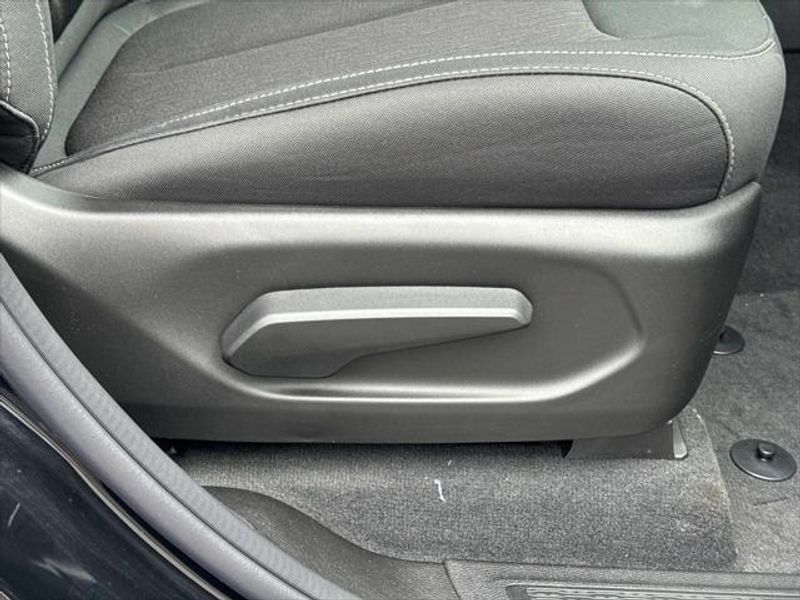 New 2026 Jeep Grand Cherokee Laredo 4x2