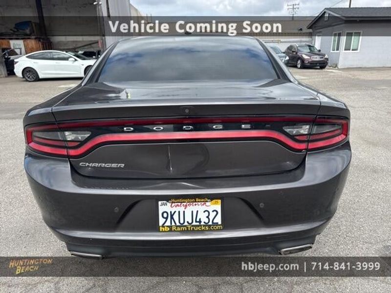 2021 Dodge Charger SXTImage 6