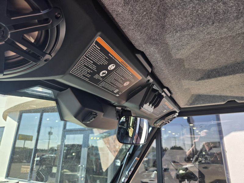 NEW 2026 CAN-AM DEFENDER MAX LIMITED CAB HD11 Image 18