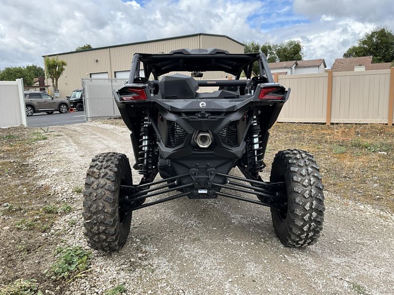 New 2026 Can-Am MAVERICK MAX X3 XRS TURBO RR Image 6