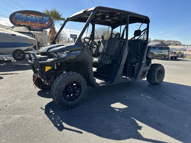 2025 CAN-AM DEFENDER MAX XT HD9 STEALTH BLACK in a STEALTH BLACK exterior color. Family PowerSports (877) 886-1997 familypowersports.com 