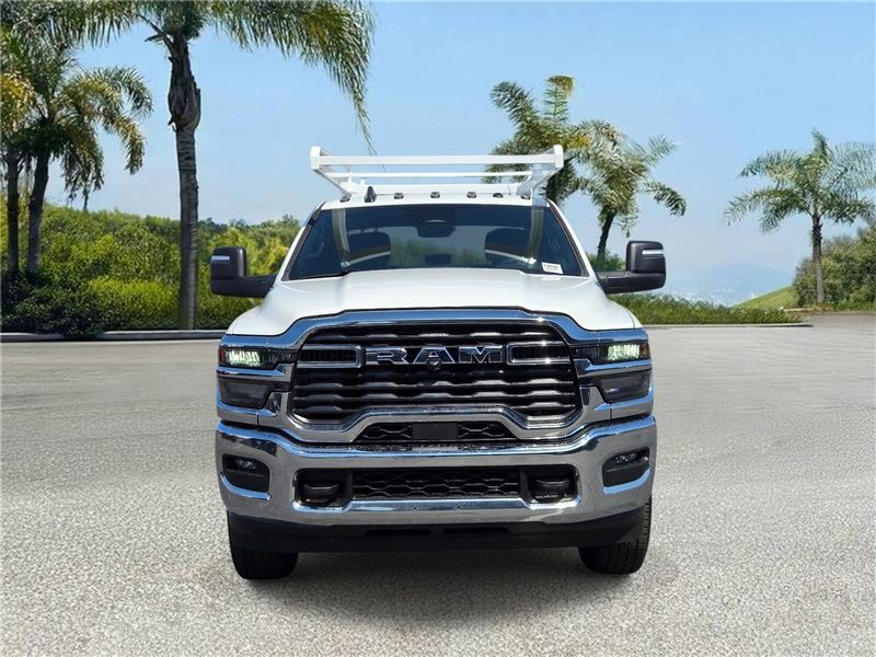 New 2026 RAM 3500 Tradesman Crew Cab Chassis 4x4 60' Ca