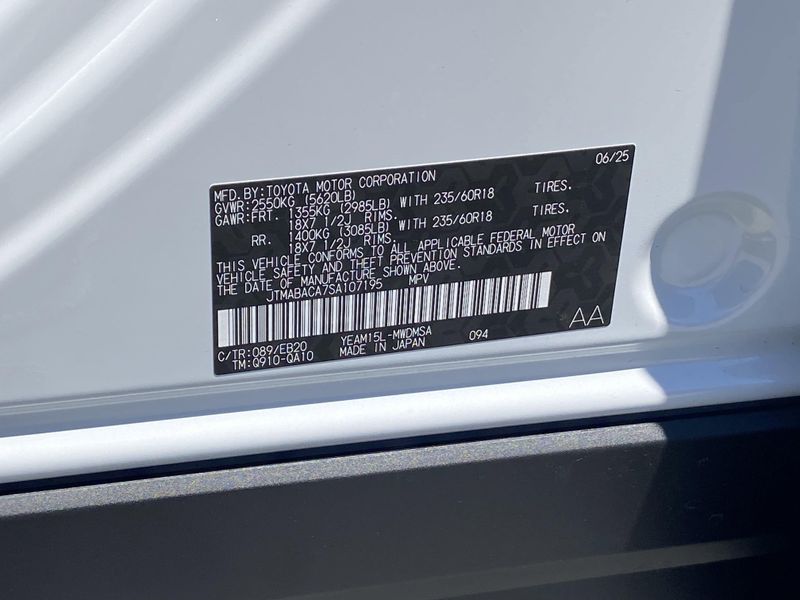 New 2025 Toyota bZ4X XLEImage 20