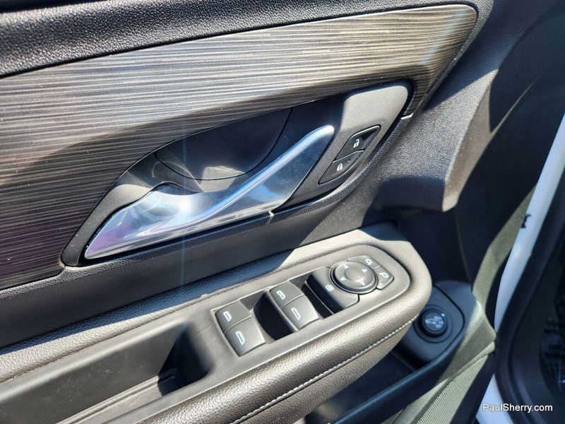 Used 2023 GMC Terrain SLE