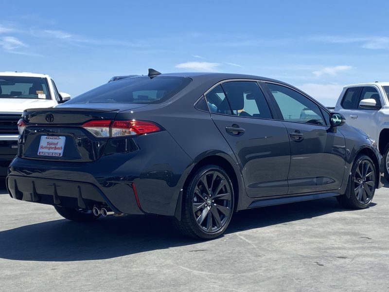 New 2025 Toyota Corolla SEImage 3