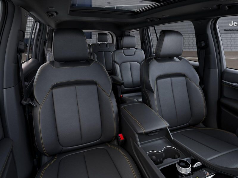 New 2026 Jeep Grand Cherokee L 85th Anniversary Edition 4x4Image 9