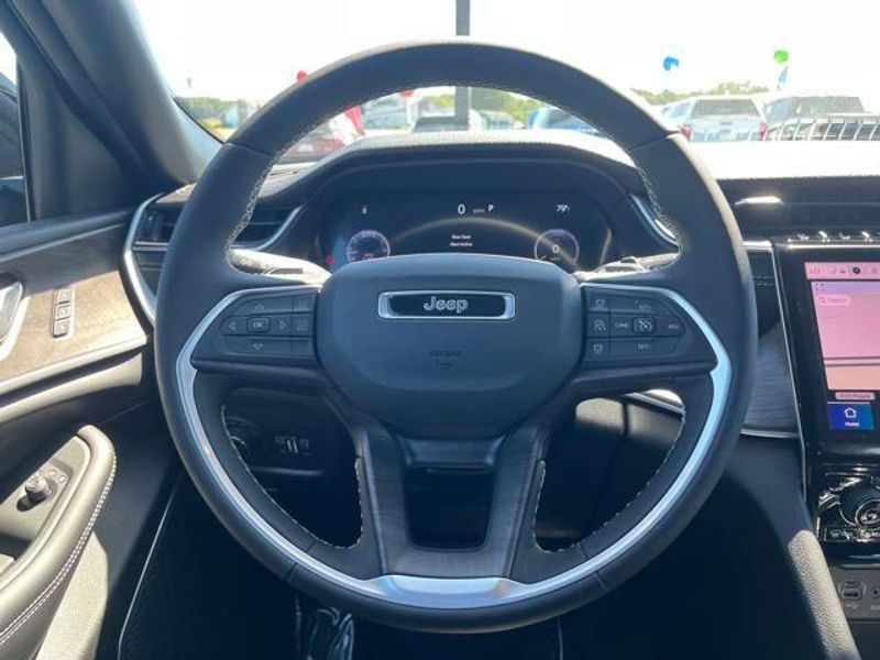 2025 Jeep Grand Cherokee Limited2025 Jeep Grand Cherokee L Limited 4x4