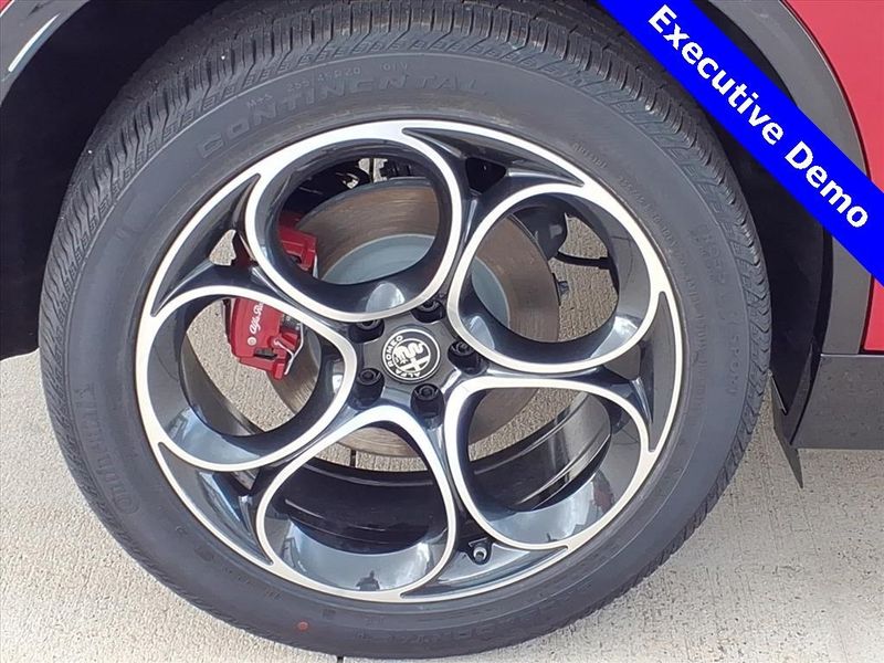 New 2025 Alfa Romeo Stelvio VeloceImage 6