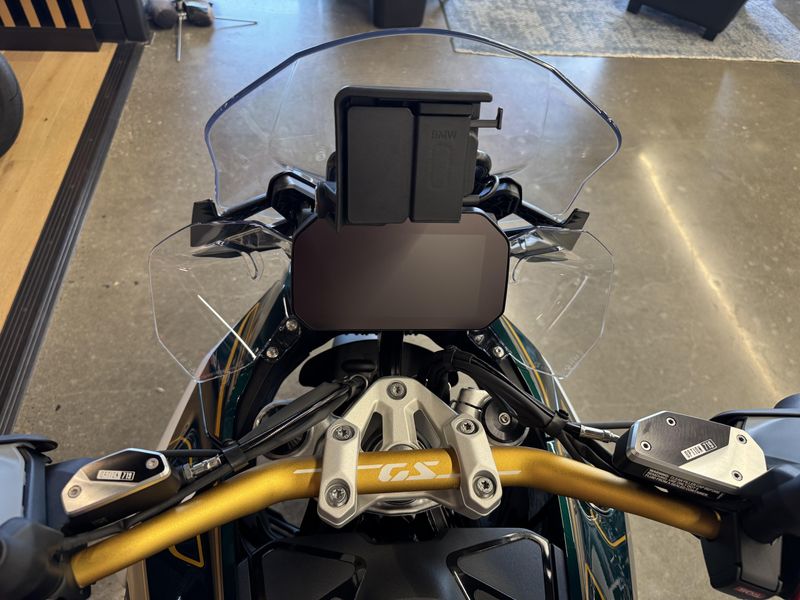 2025 BMW R 1300 GS - OPTION 719 - AURELIUS GREEN METALLIC 