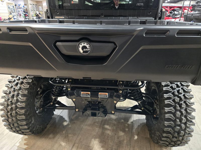 2025 Can-Am DEFENDER MAX LIMITED CAB HD10 WILDLAND CAMO Image 17