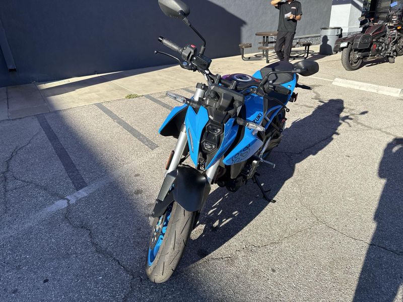 Used 2024 Suzuki GSX-8S Image 10