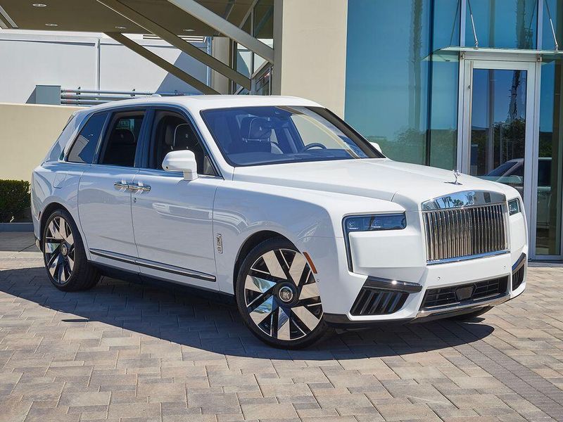 New 2026 Rolls-Royce Cullinan Image 5