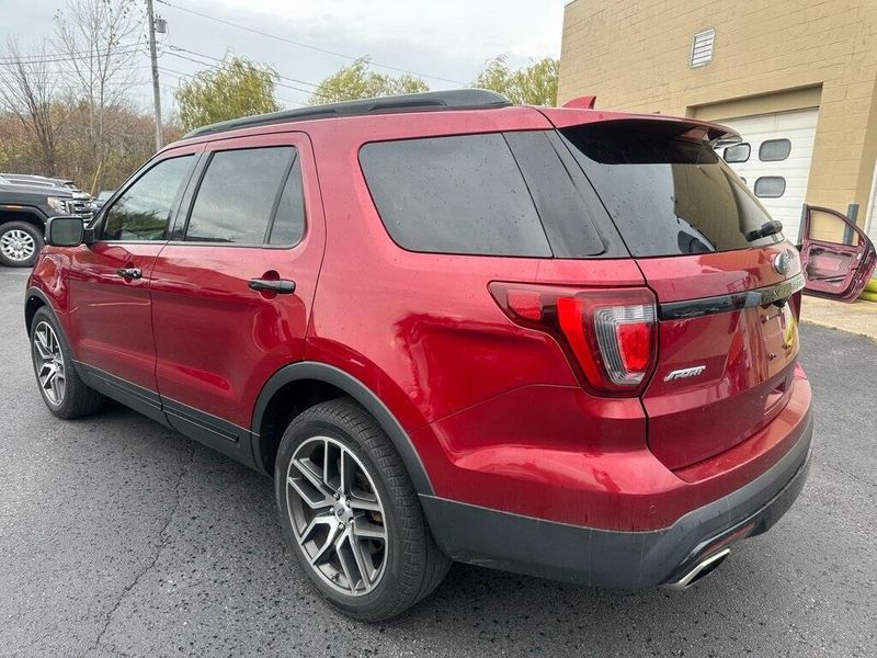 2017 Ford Explorer SportImage 16