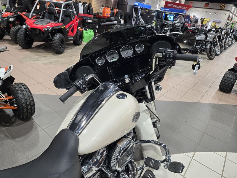 USED 2022 HARLEY STREET GLIDE SPECIAL Image 23