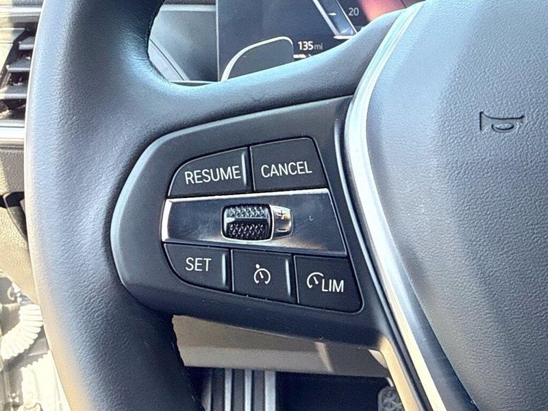 Used 2024 BMW 3 Series 330iImage 23