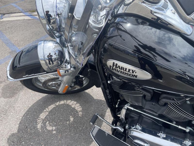 Used 2024 Harley-Davidson SOFTAIL HERITAGE CLASSIC Image 15