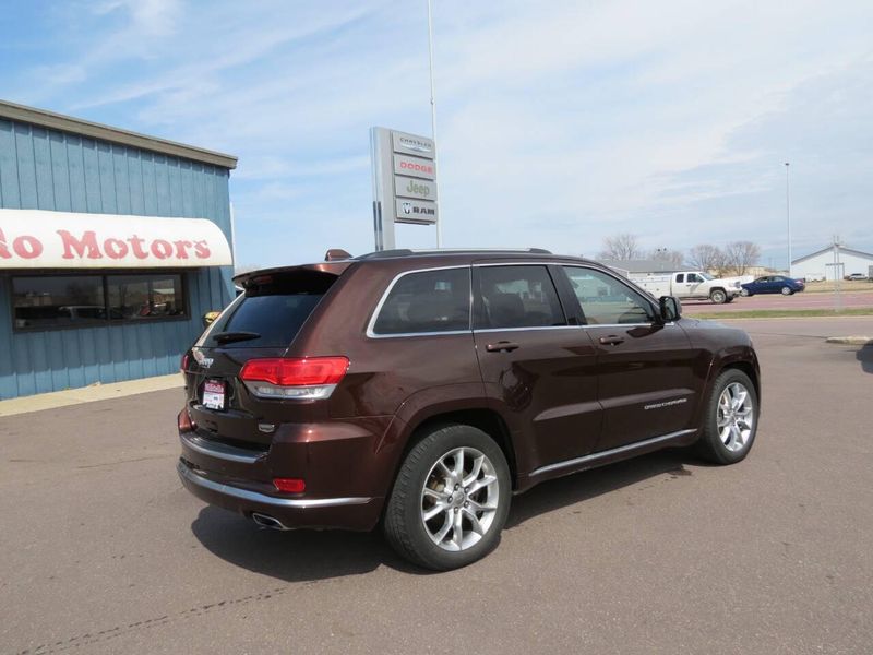 2015 Jeep Grand Cherokee Summit 4x4 4dr SUVImage 2