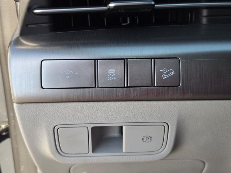 Used 2024 Hyundai Kona SEL FWD
